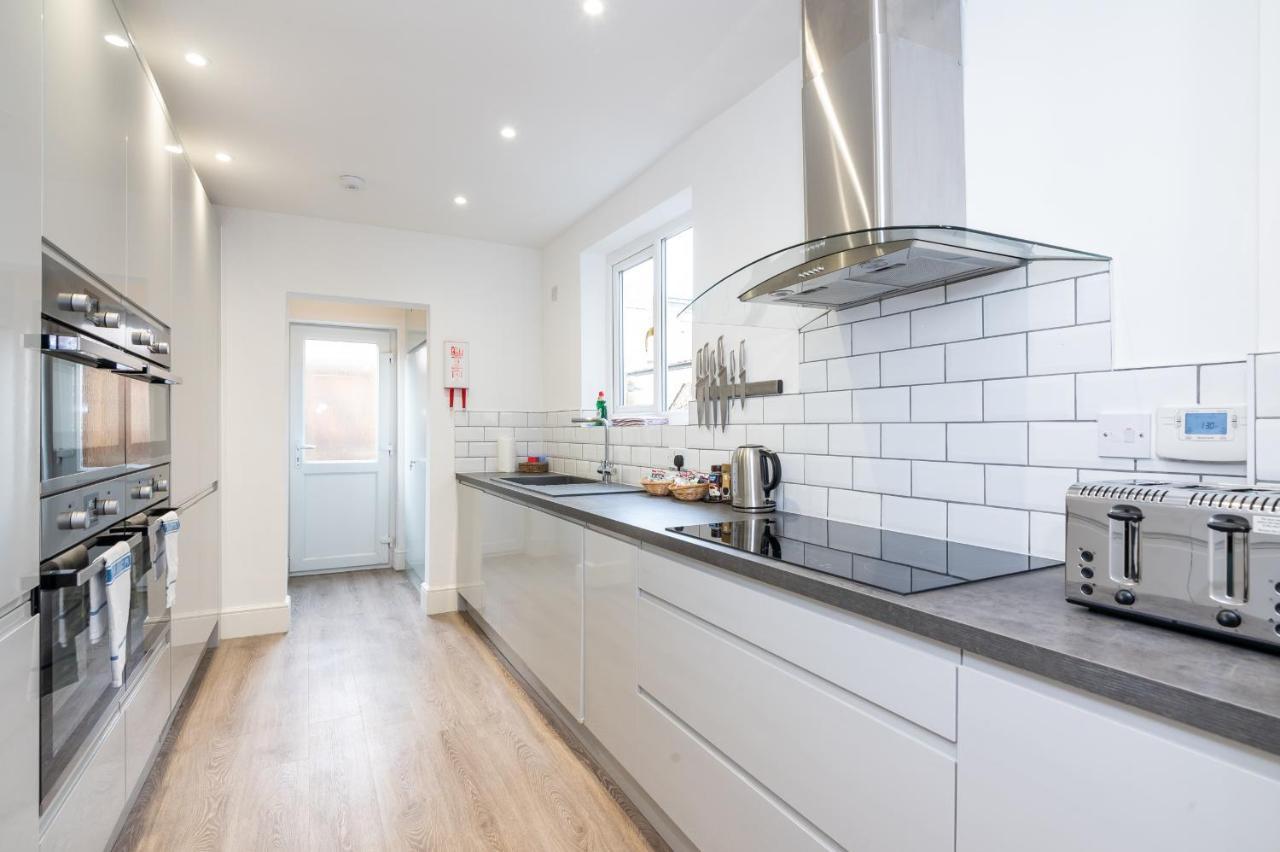 Elegant And Modern 5 Bed House I Pass The Keys Villa York Exterior photo