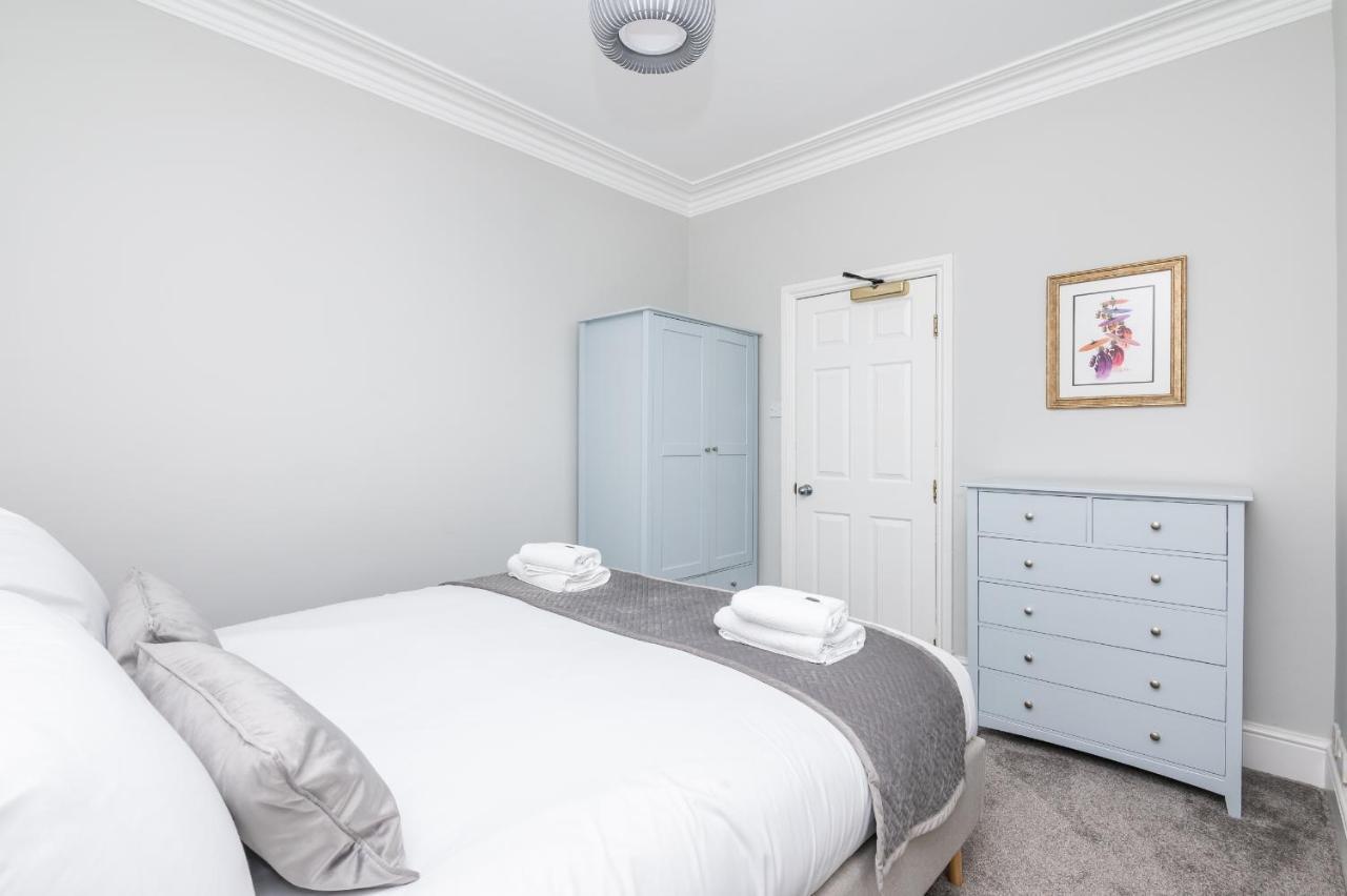 Elegant And Modern 5 Bed House I Pass The Keys Villa York Exterior photo